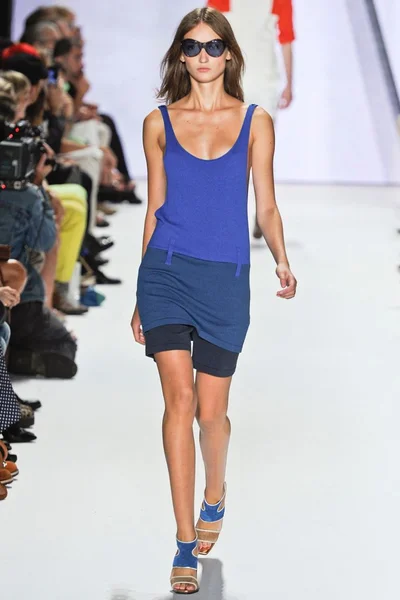 Look 27